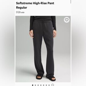 NWT SOFTSTREAM HR LULULEMON SWEATS IN SIZE 6